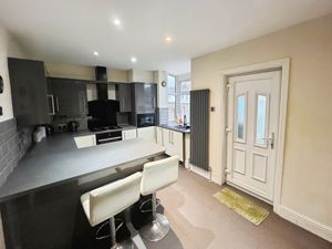 Kitchen - click for photo gallery